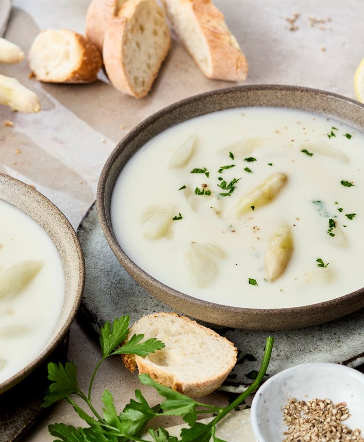 Spargelsuppe aus Schalen