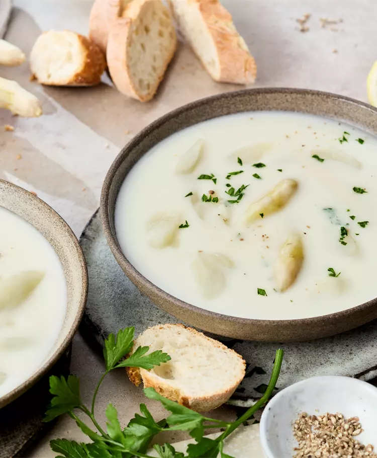 Spargelsuppe aus Schalen