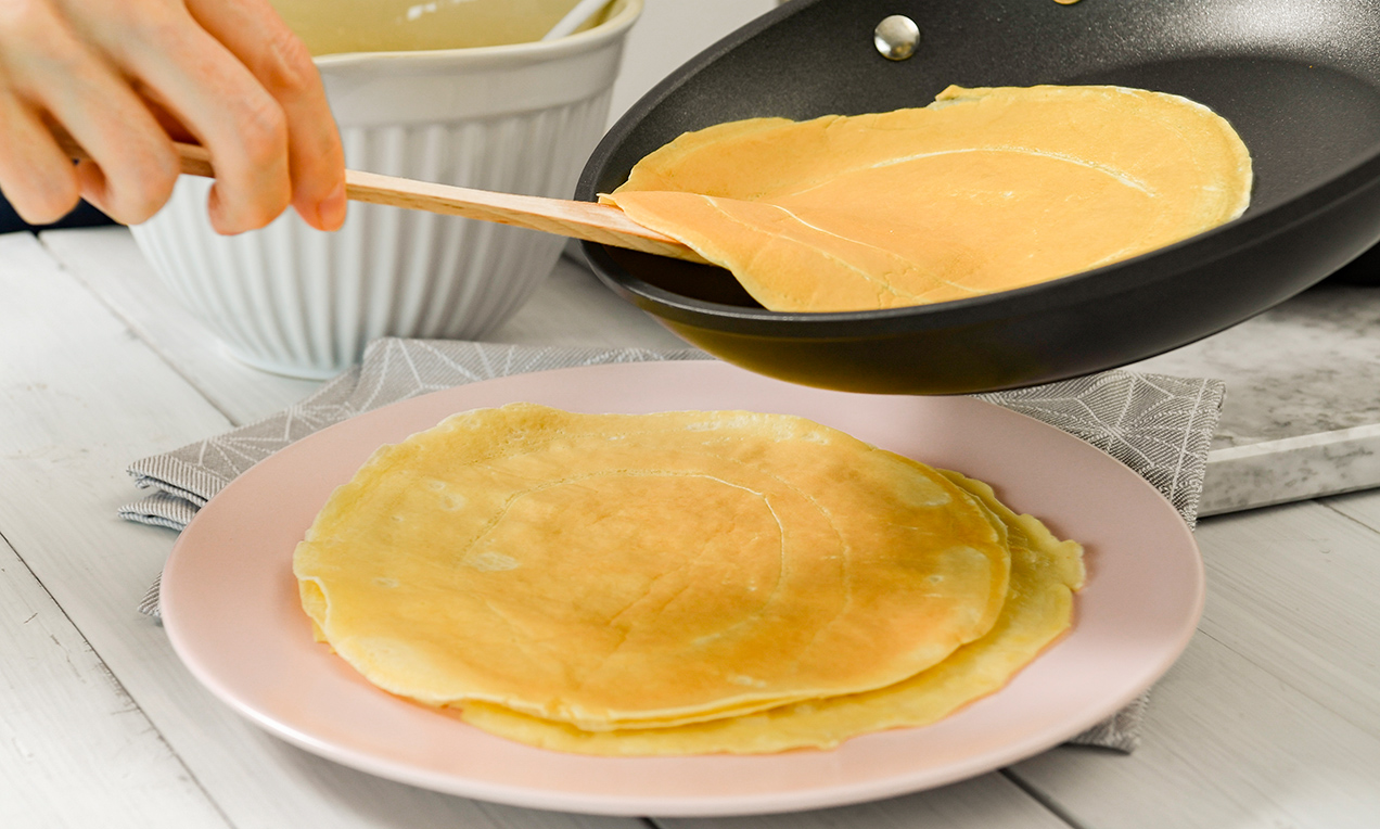 Pfannkuchen auf Teller DSC7703 Ausschnitt