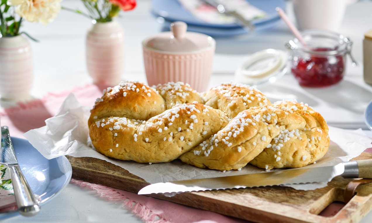 CakeuDessert Germany Recipephoto Glutenfreier Hefezopf-Eyelevel (bcb5813a07a54f5e8a8c315ef8a6f6d1)