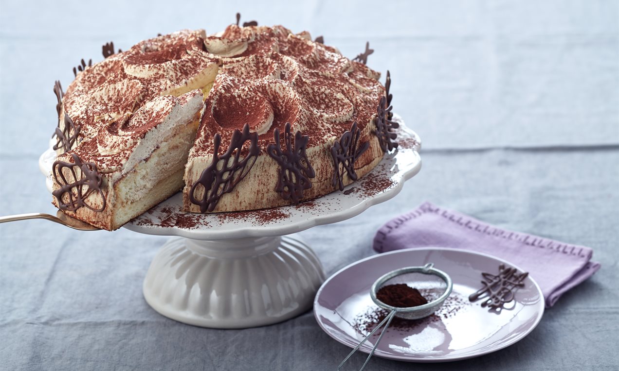 Picture - Cappuccino-Sahne-Torte (Ø 26-28 cm)_Dr. Oetker_Feindaten_quer_44149.jpg