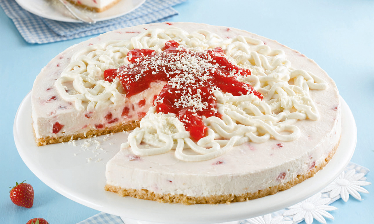 Erdbeer-Spaghetti-Torte ausschnitt.jpg