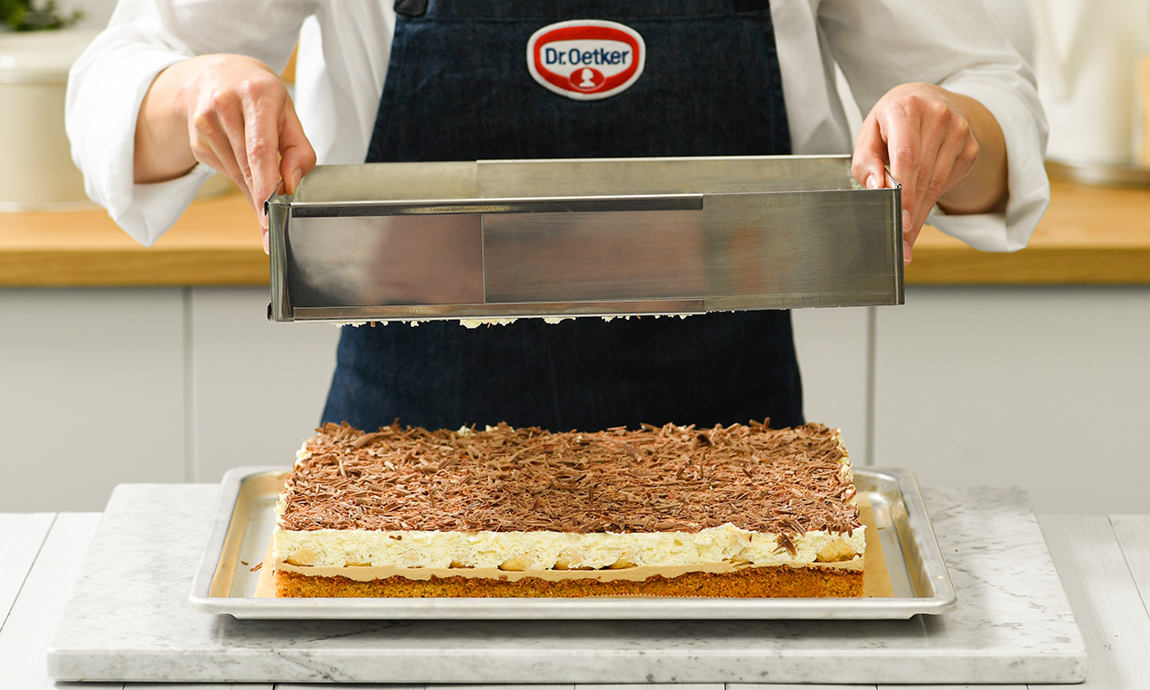 Torte aus Backrahmen lösen-5024 r Ausschnitt