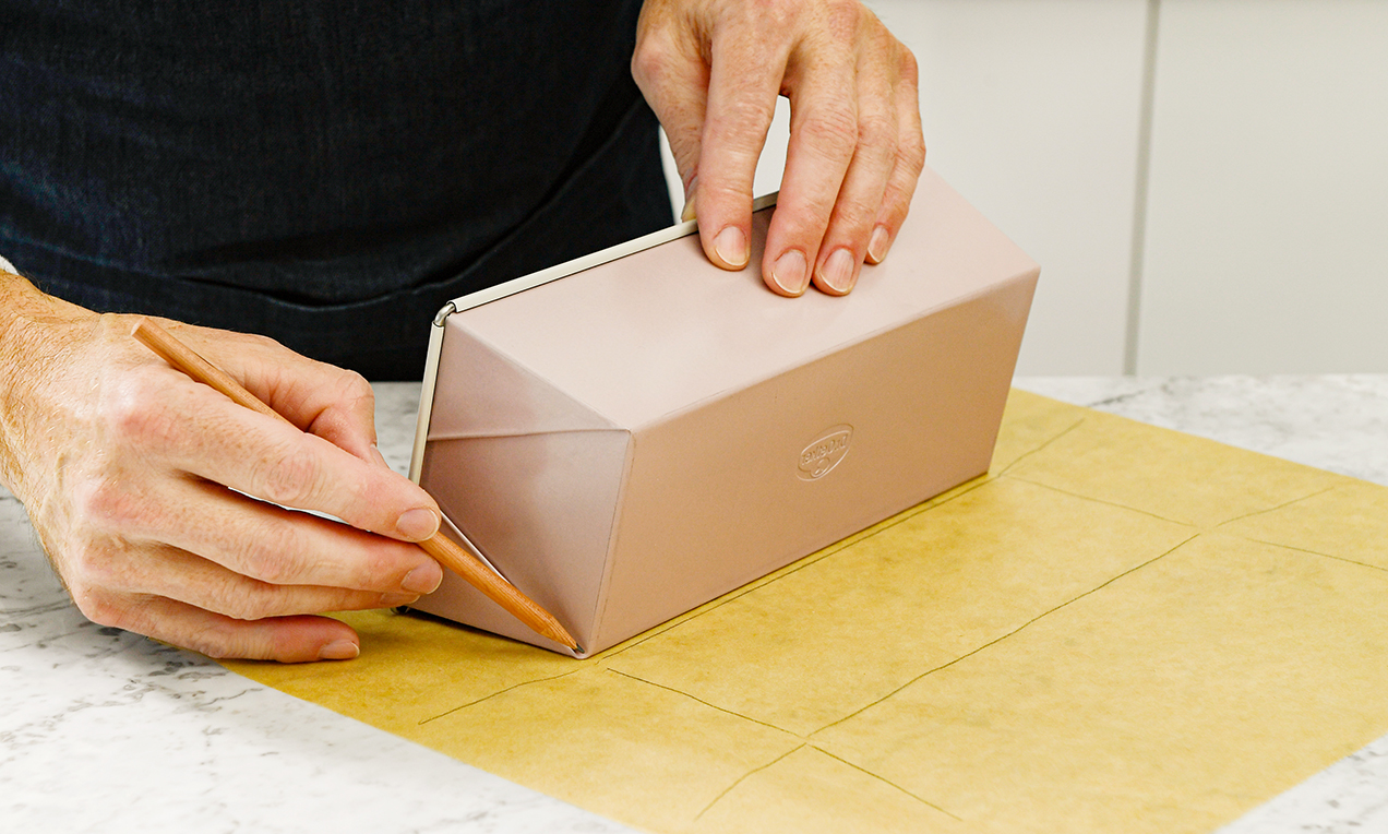 Kastenform Backpapier auslegen-3558 ret ausschnitt