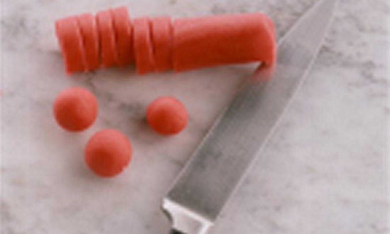 Picture - dekorieren_m_rosen_a_marzipan.jpg