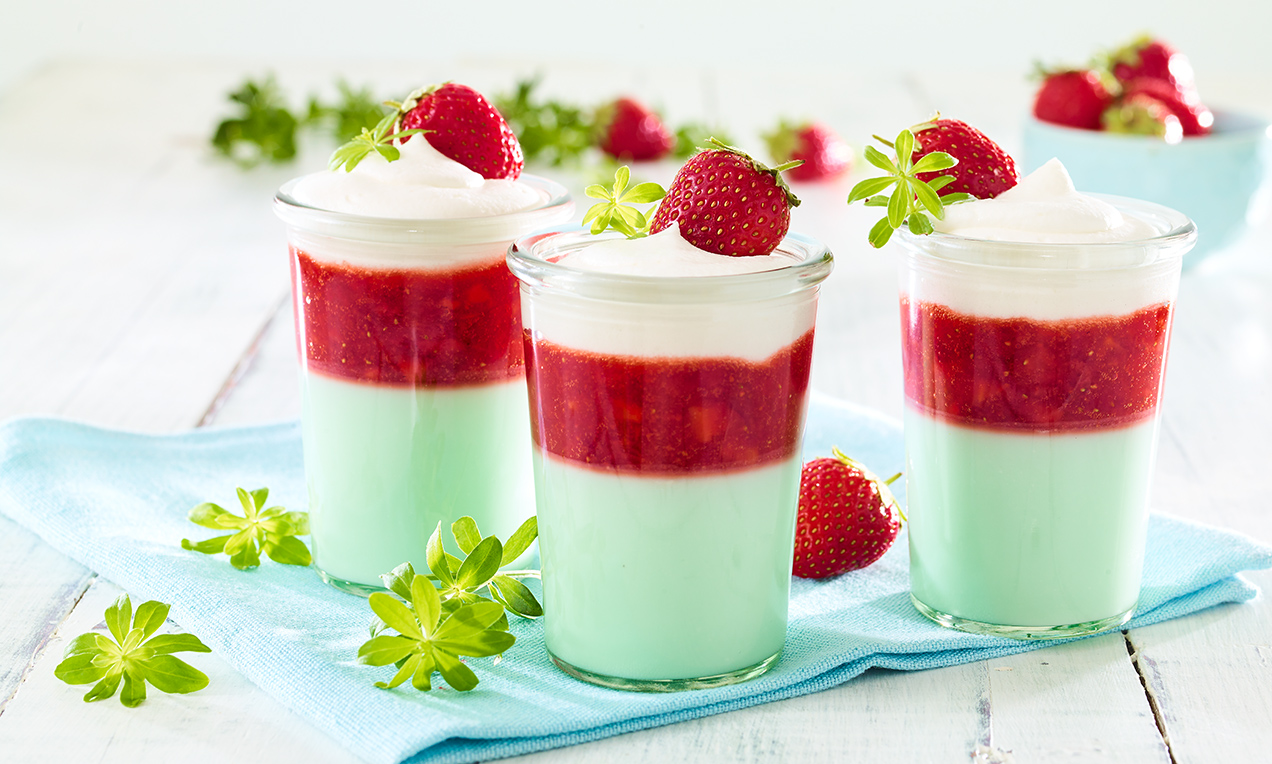 Götterspeise-Erdbeer-Dessert Ausschnitt
