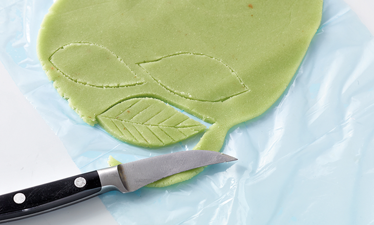 Rote Rosen aus Marzipan step 10.jpg