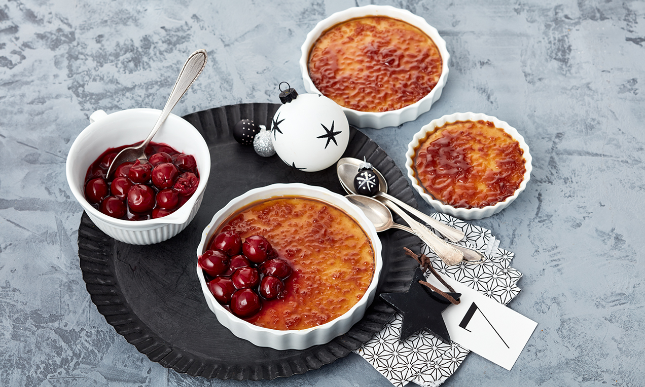 Zimt-Crème-Brûlée mit Glühweinkirschen 20080 ausschnitt