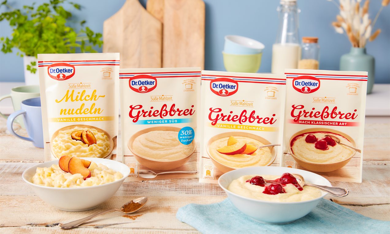 Süße Mahlzeit Grießbrei und Milchnudeln