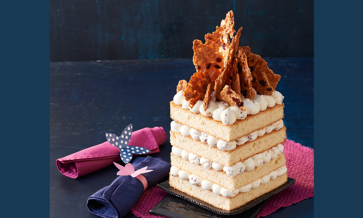 Picture - Naked Cake mit Mandeln und Cranberrys quer.jpg