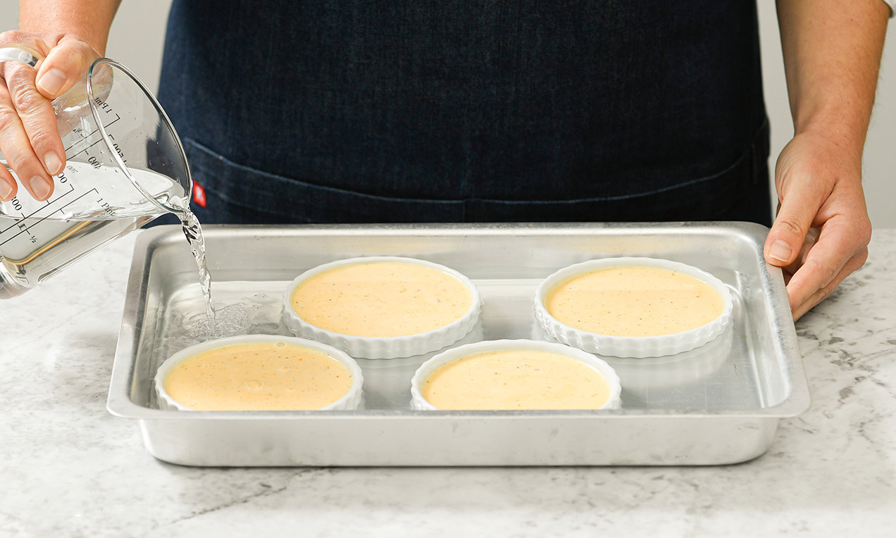 Créme Brûlée Förmchen Wasserbad-4922 Ausschnitt