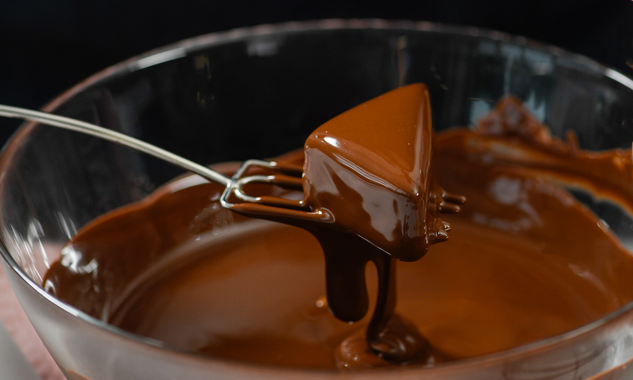 Praline überziehen abstreifen DSC6767 ret ausschnitt