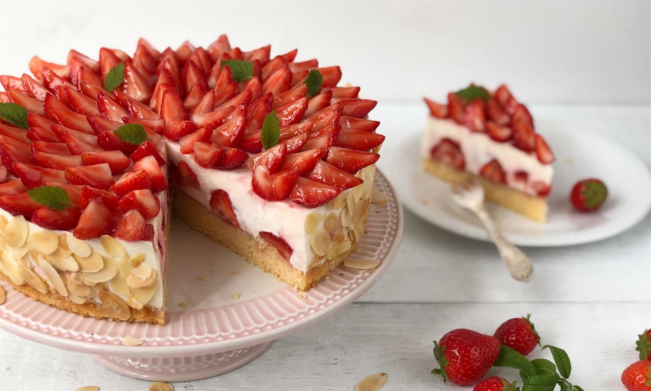 Picture - Erdbeer-Quark-Torte Dr. Oetker QF E4251